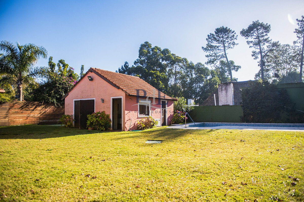 Muy linda casa en venta, zona inmejorable, 3 dormitorios y servicio - Imagen 40