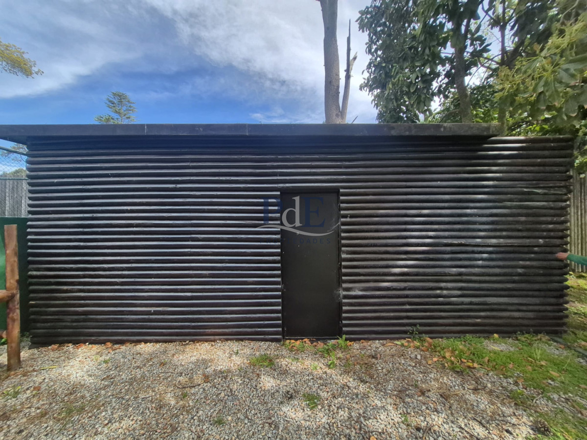 Casa de 4 dormitorios en Punta del Este con 2300 m2 de terreno - Imagen 37