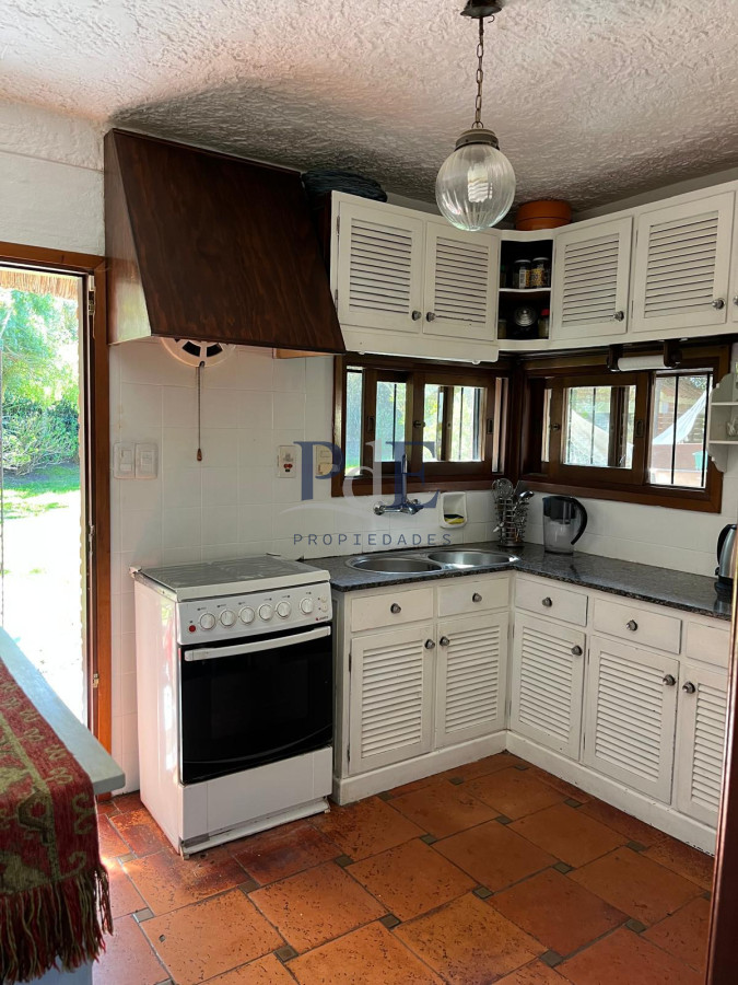 Hermosa cabaña de 4 dormitorios en venta a metros de Playa Mansa, Punta del Este - Imagen 17