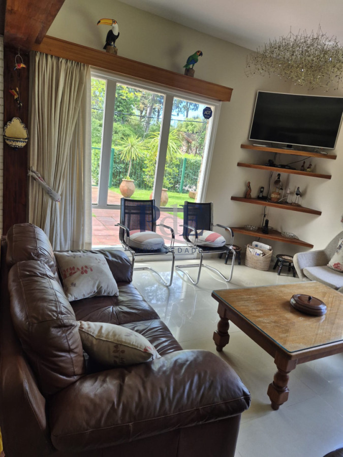 Casa de 4 dormitorios en Punta del Este con 2300 m2 de terreno - Imagen 29