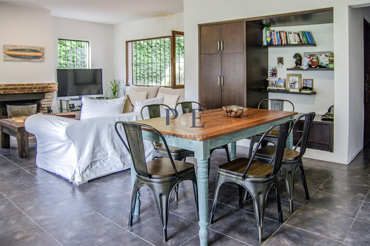 Casa en Mansa, Punta del Este. 5 dormitorios, terreno de 674 m² - Imagen 2