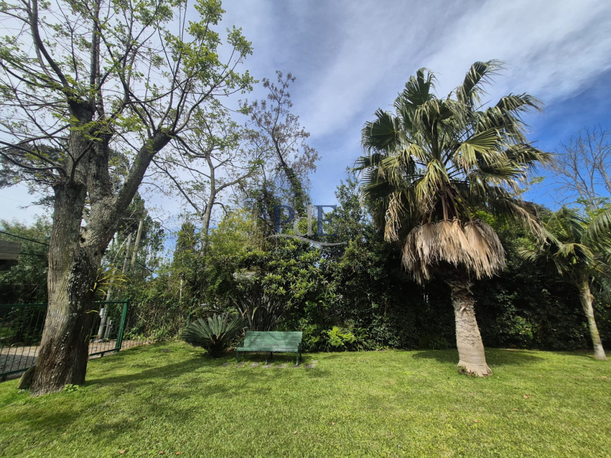 Casa de 4 dormitorios en Punta del Este con 2300 m2 de terreno - Imagen 7