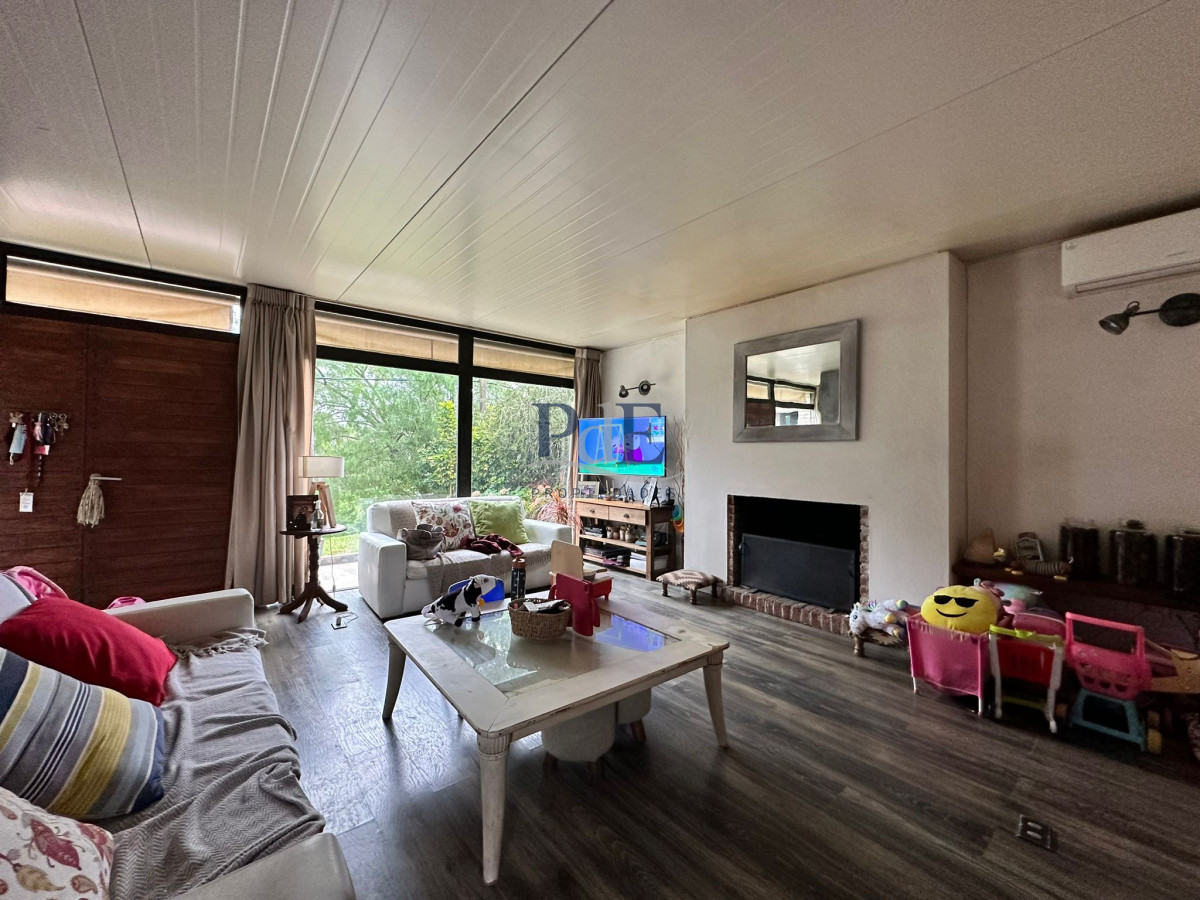 Pinares | Casa para Vivir Todo el Año a Dos Cuadras de la Laguna - Imagen 4