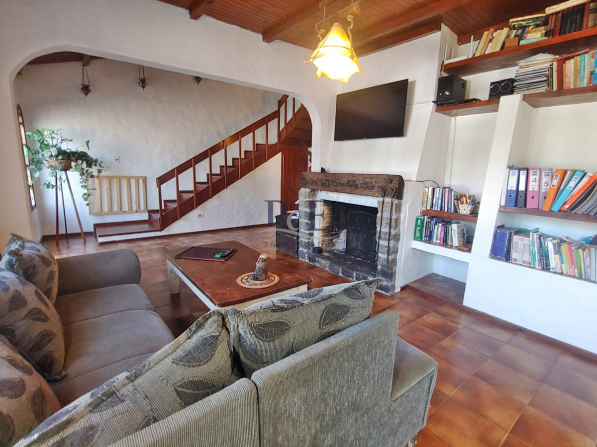 En venta casa de 4 dormitorios con piscina y parrillero en Las Delicias, Maldonado - Imagen 2