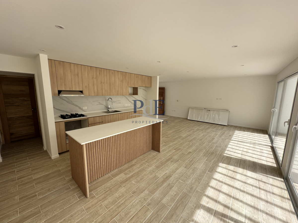 Vende casa de 3 dormitorios a estrenar, Punta del Este - Imagen 1