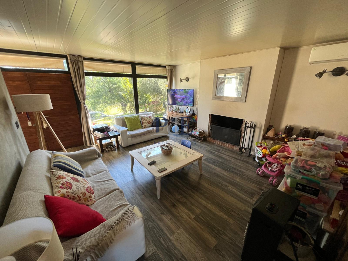 Pinares | Casa para Vivir Todo el Año a Dos Cuadras de la Laguna - Imagen 3