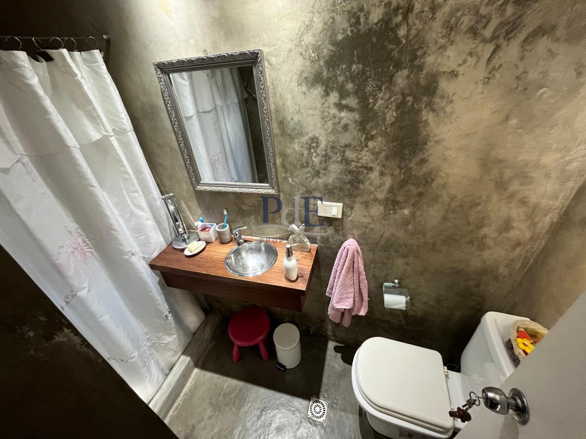 Pinares | Casa para Vivir Todo el Año a Dos Cuadras de la Laguna - Imagen 12