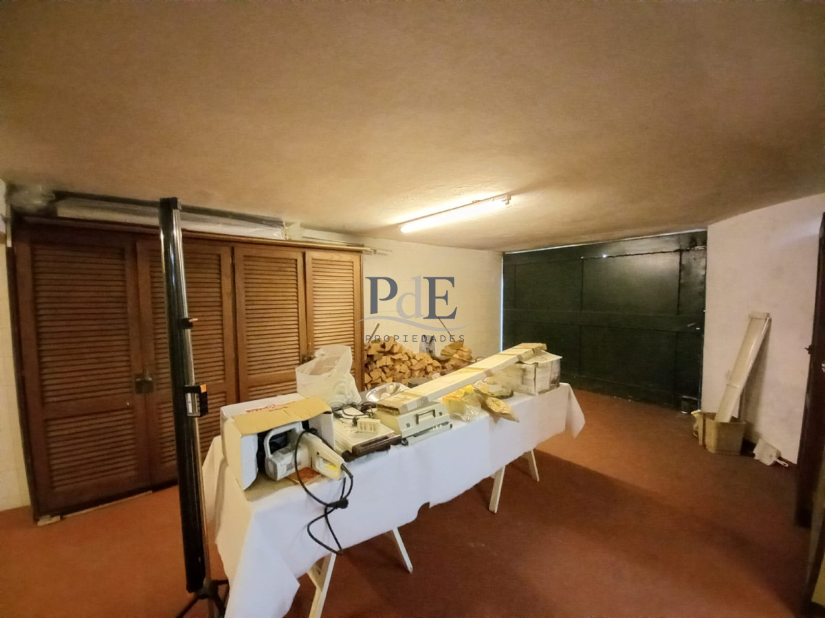 Vende casa de 4 dormitorios en Pinares, cerca del mar. Punta del Este.  - Imagen 16