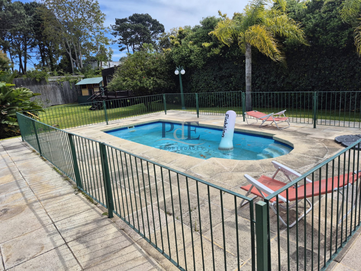 Casa de 4 dormitorios en Punta del Este con 2300 m2 de terreno - Imagen 15