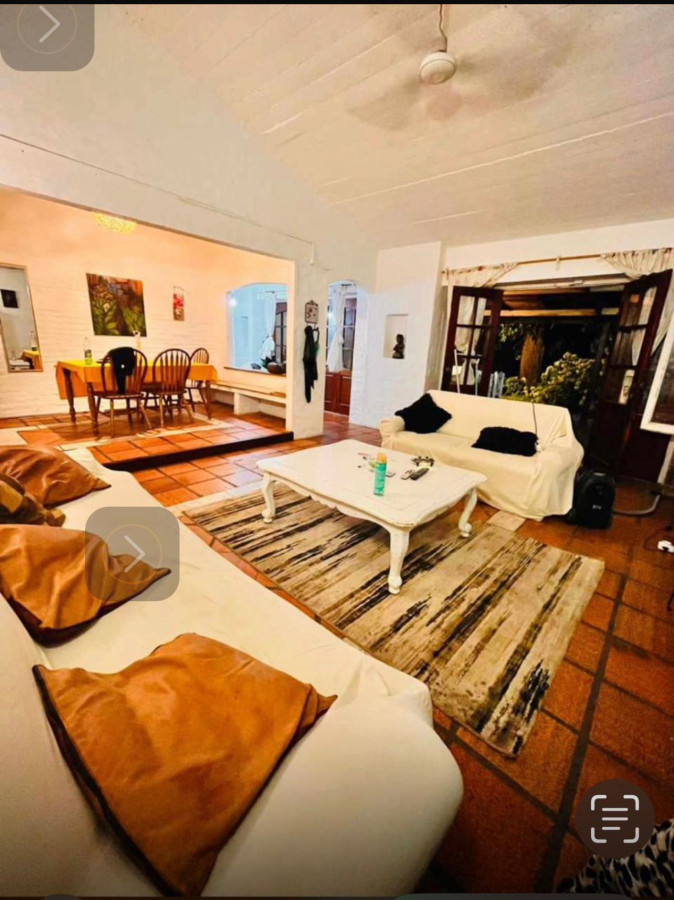 Imagen de Vende casa en Punta del Este de 4 dormitorios.