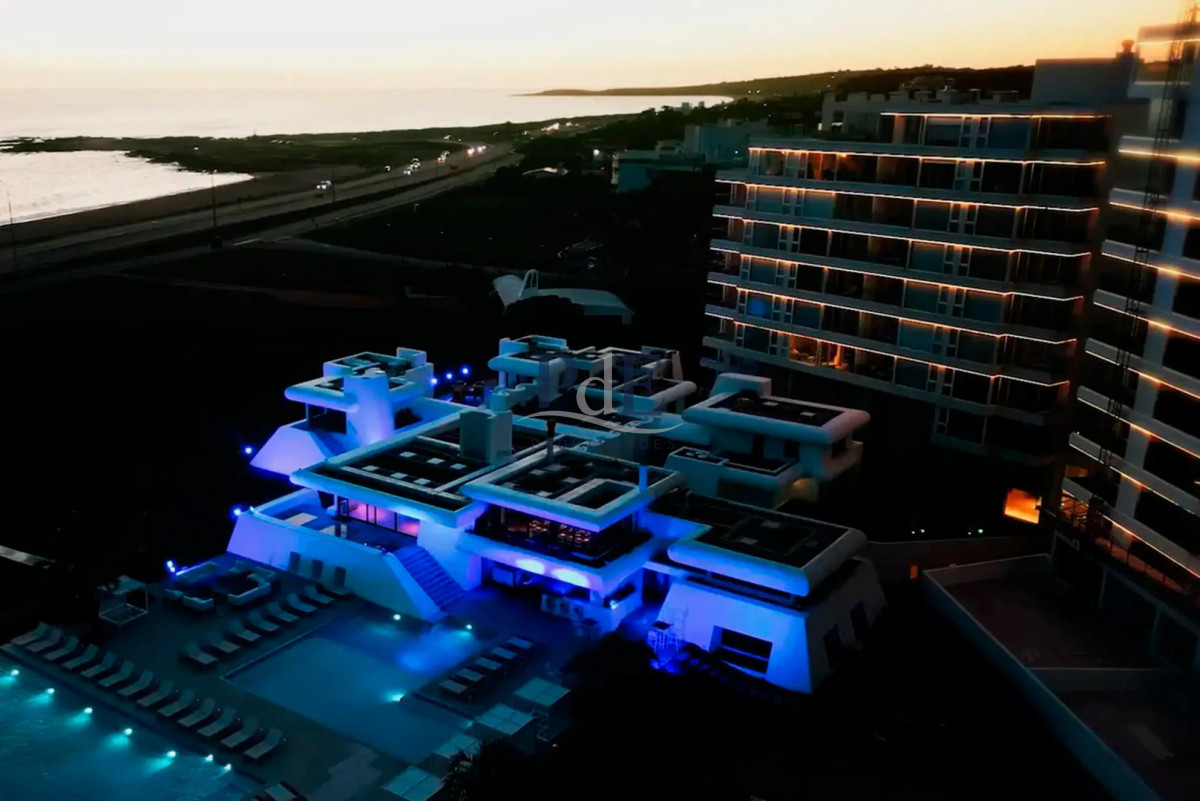 Apartamento en venta de 2 dormitorios en Mansa, Punta del Este - Imagen 3