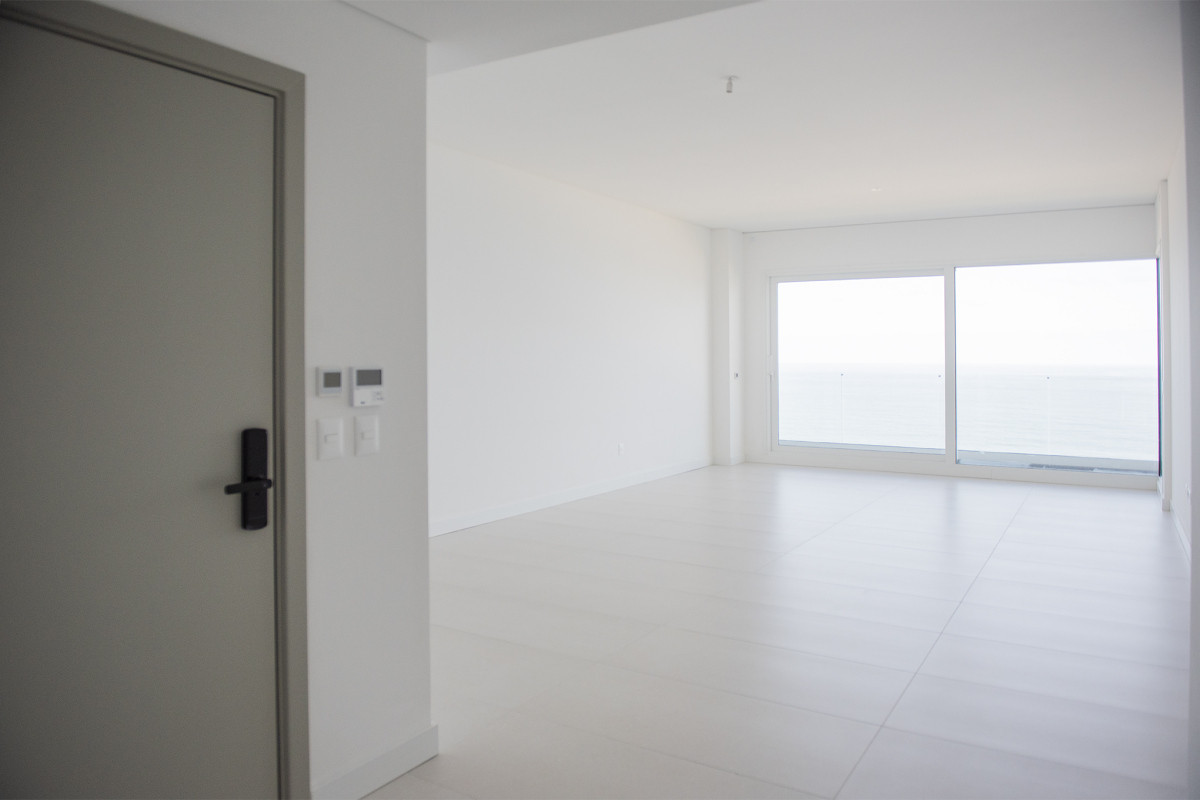 Apartamento ID.21098524 - Departamento frente al mar en venta, Piso alto. 3 dormitorios. Torre Le Parc,  Punta del Este