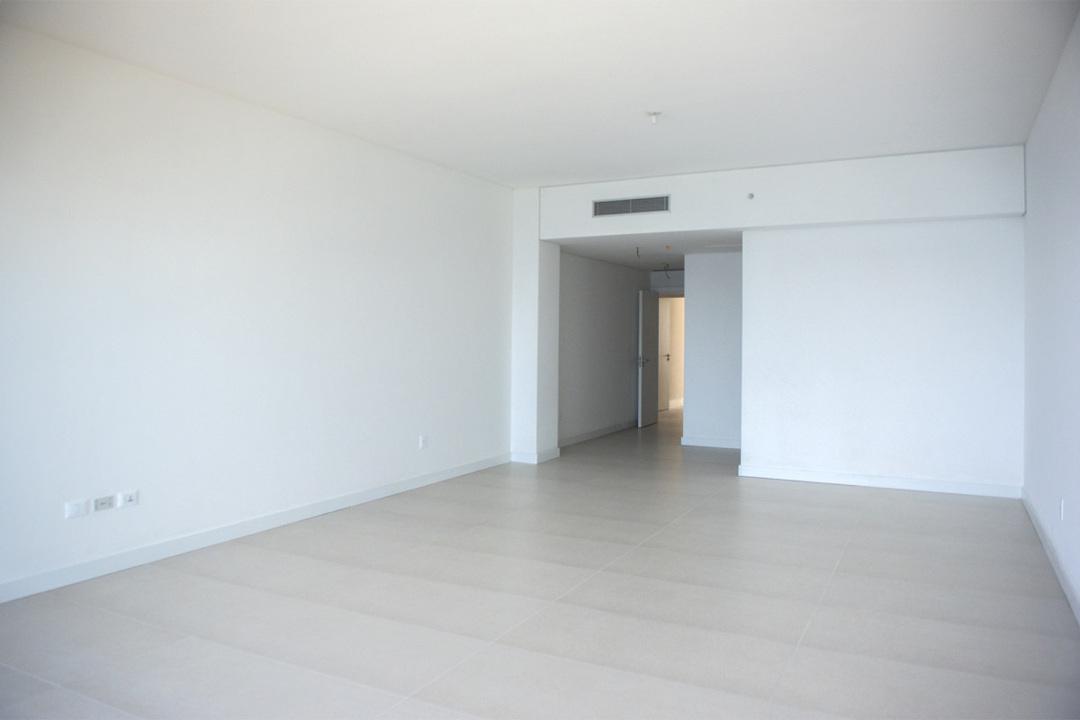 Apartamento ID.21098524 - Departamento frente al mar en venta, Piso alto. 3 dormitorios. Torre Le Parc,  Punta del Este