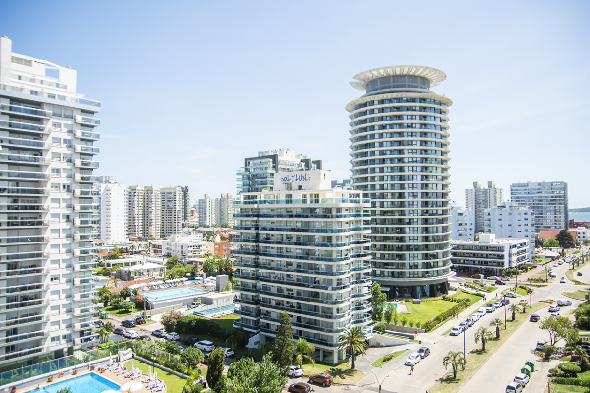 Apartamento ID.21098763 - Lanzamiento, Torres del Este - Departamento de 2 dorm. en venta a metros del mar . OPORTUNIDAD - financiacion