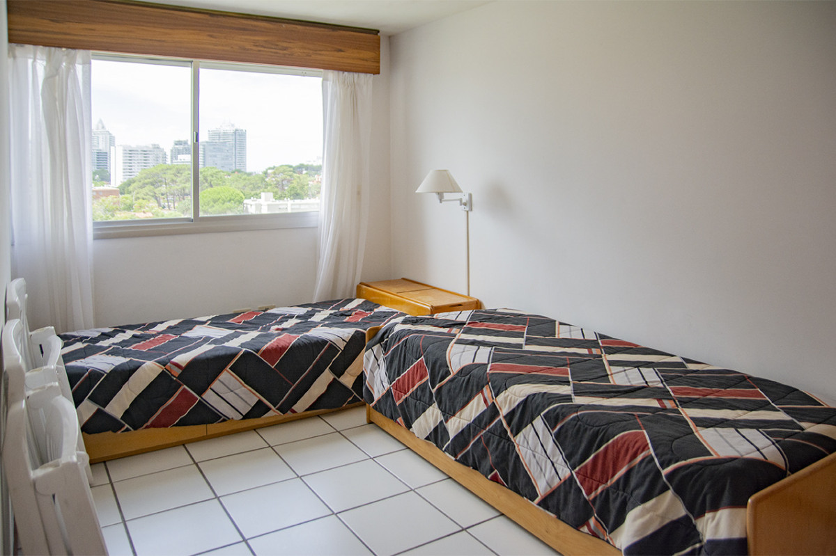 Apartamento ID.21098693 - Apartamento de 3 dormitorios a la venta en playa Mansa Punta del Este