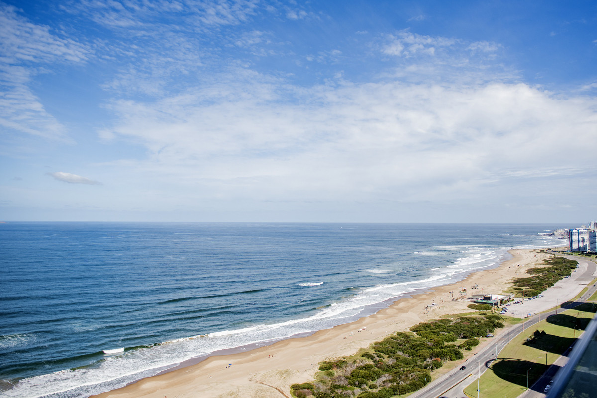 Apartamento ID.21098524 - Departamento frente al mar en venta, Piso alto. 3 dormitorios. Torre Le Parc,  Punta del Este