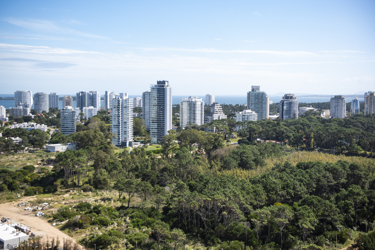 Apartamento ID.21098524 - Departamento frente al mar en venta, Piso alto. 3 dormitorios. Torre Le Parc,  Punta del Este