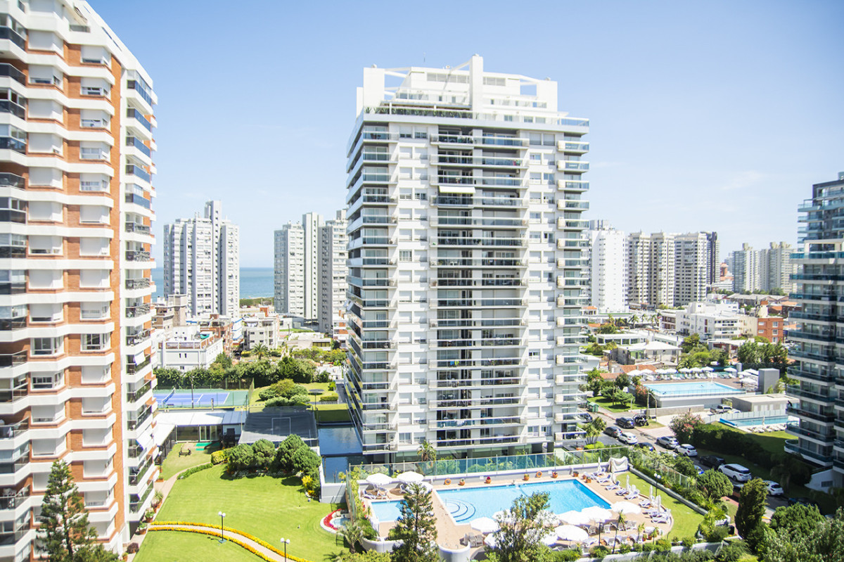 Apartamento ID.21098763 - Lanzamiento, Torres del Este - Departamento de 2 dorm. en venta a metros del mar . OPORTUNIDAD - financiacion