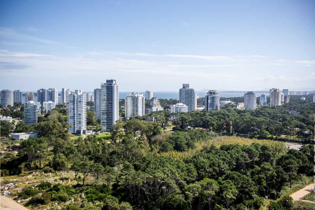 Apartamento ID.21098524 - Departamento frente al mar en venta, Piso alto. 3 dormitorios. Torre Le Parc,  Punta del Este