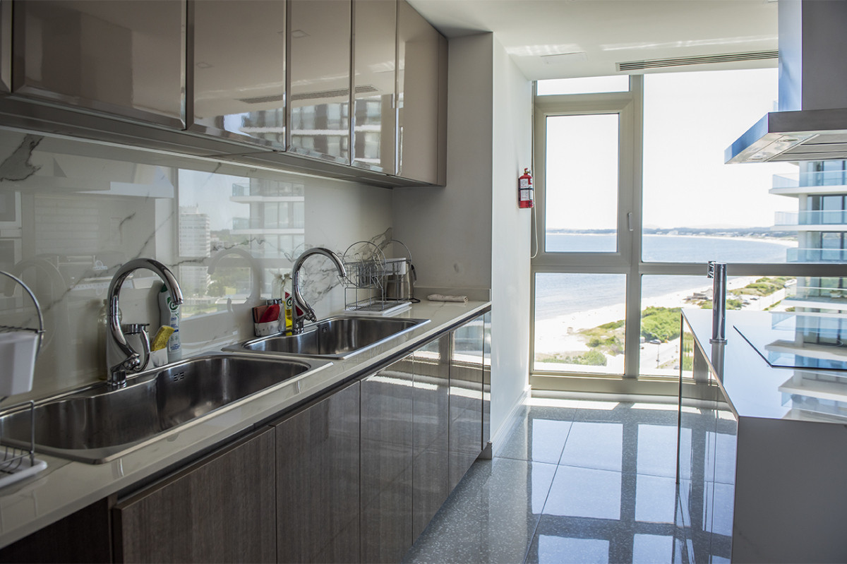Apartamento ID.21098522 - Espectacular departamento en torre premium frente al mar en venta - UNIDAD REVENTA