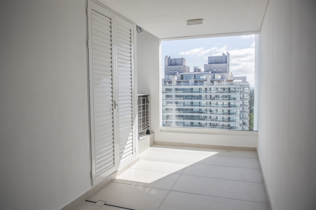 Apartamento ID.21098524 - Departamento frente al mar en venta, Piso alto. 3 dormitorios. Torre Le Parc,  Punta del Este