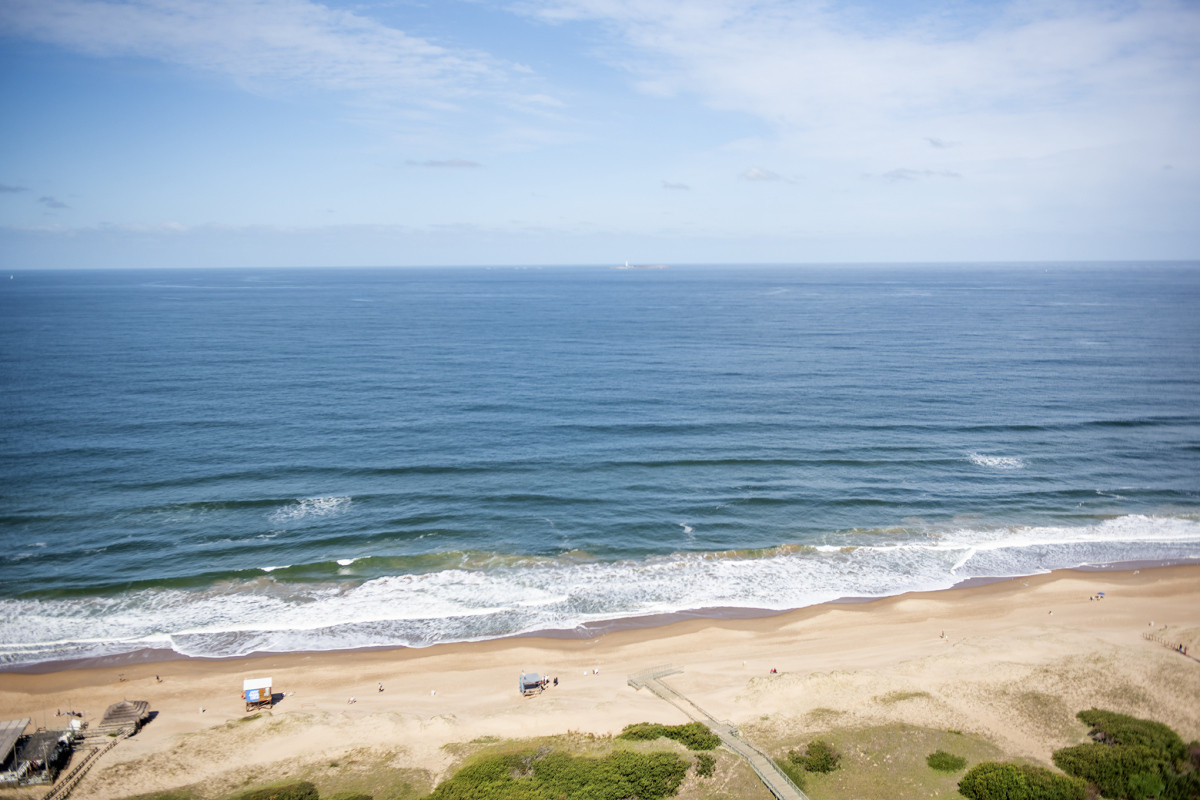 Apartamento ID.21098524 - Departamento frente al mar en venta, Piso alto. 3 dormitorios. Torre Le Parc,  Punta del Este