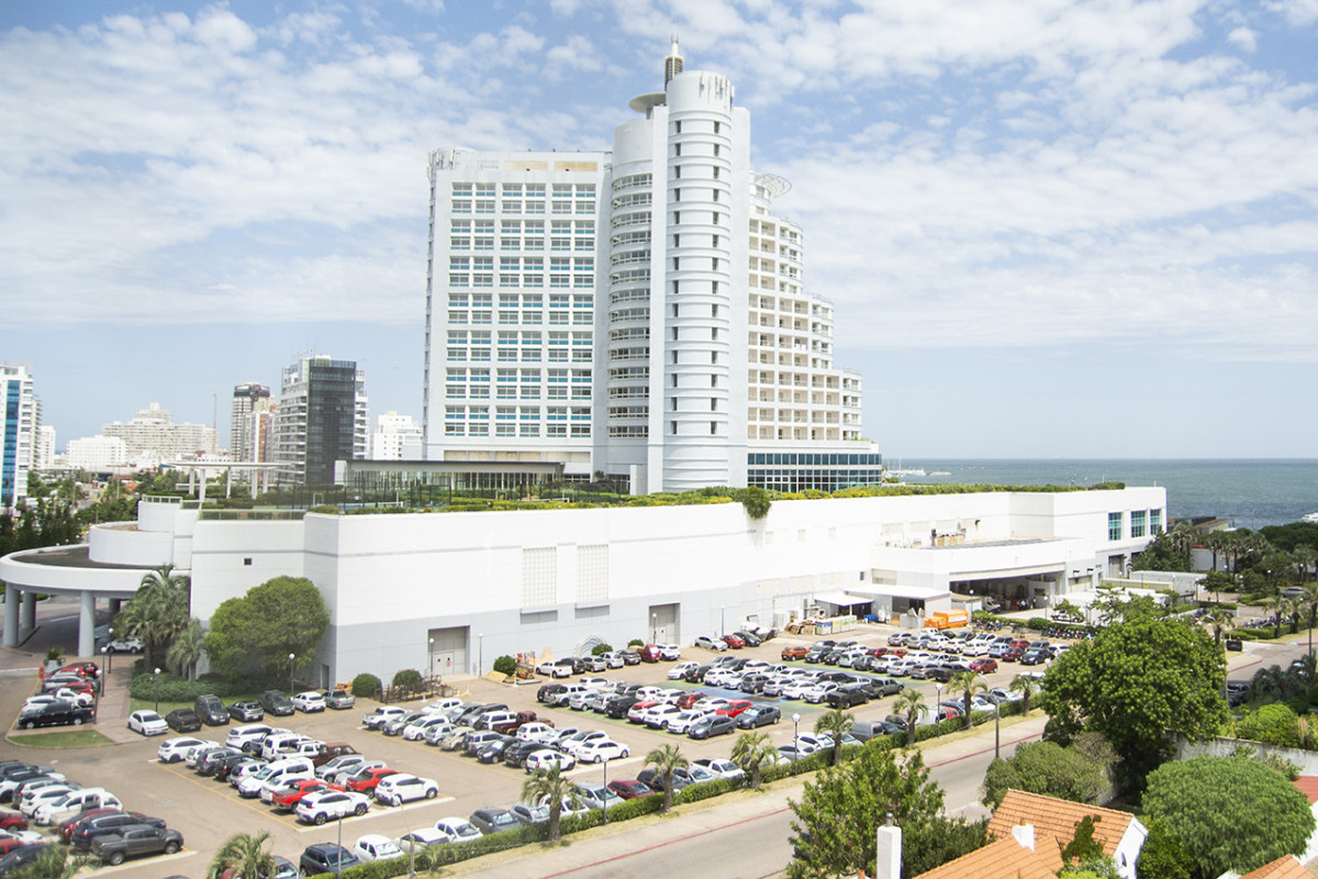 Apartamento ID.21098693 - Apartamento de 3 dormitorios a la venta en playa Mansa Punta del Este