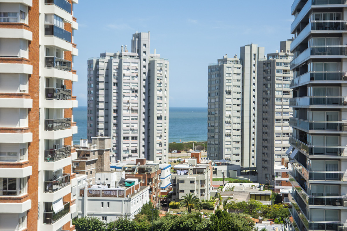 Apartamento ID.21098763 - Lanzamiento, Torres del Este - Departamento de 2 dorm. en venta a metros del mar . OPORTUNIDAD - financiacion