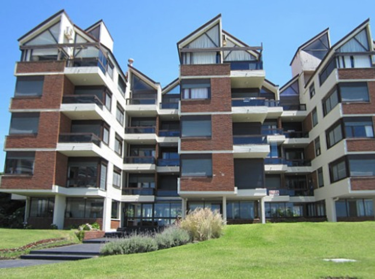 Apartamento ID.21098640 - Apartamento en Venta de 2 dormitorios en Edificio Panorama , Punta del este 