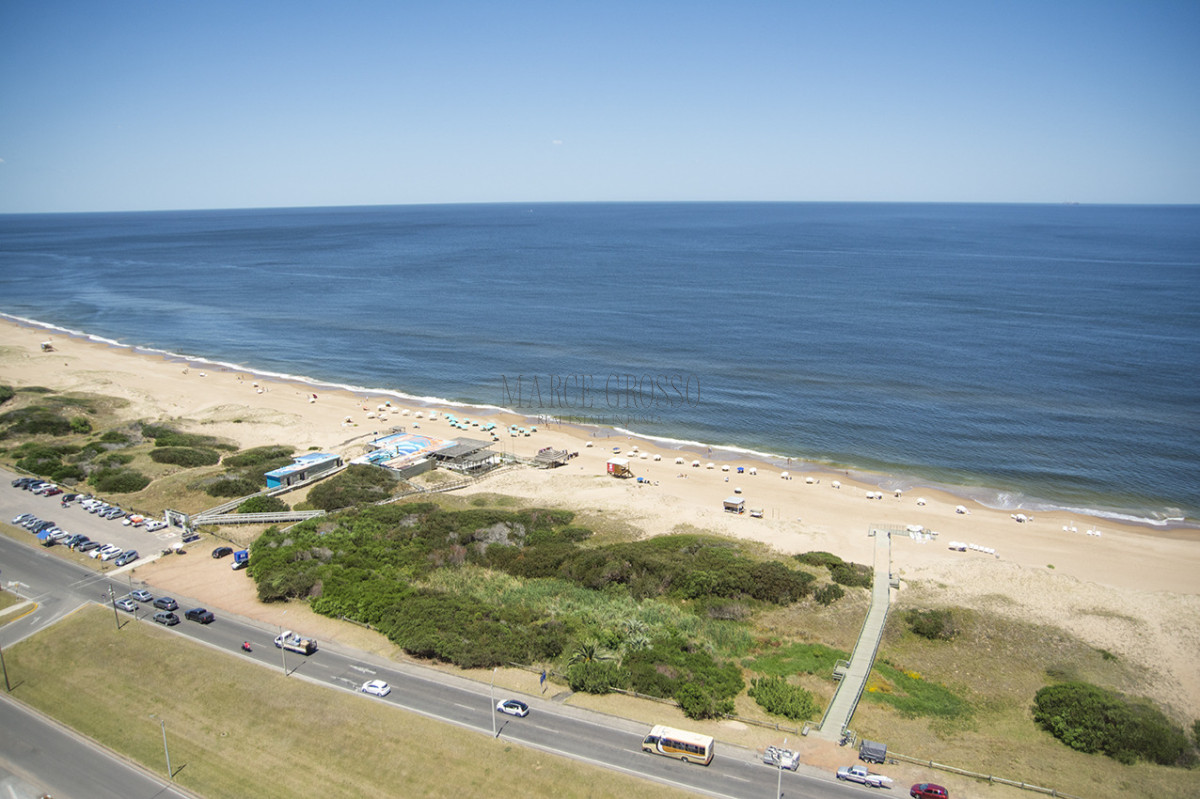 Apartamento ID.82 - Espectacular planta en LE PARC III, Esquinero en venta