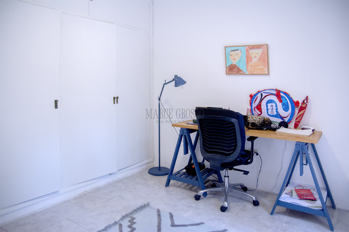 Casa ID.111 - Excelente chalet de 5 dormitorios en venta a pasos de Playa Mansa Punta del Este