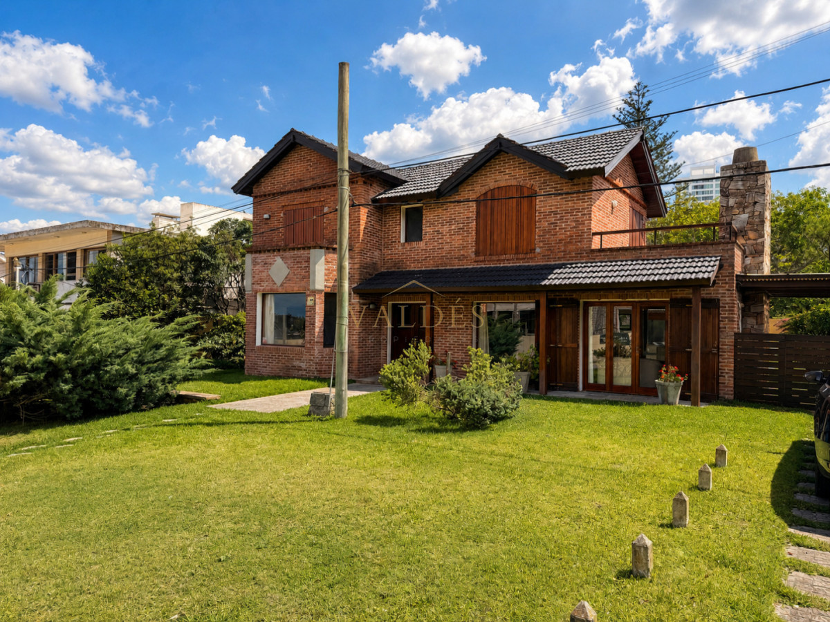 Casa ID.4972 - Vende hermosa casa en san rafael , cerca del mar, Punta del Este