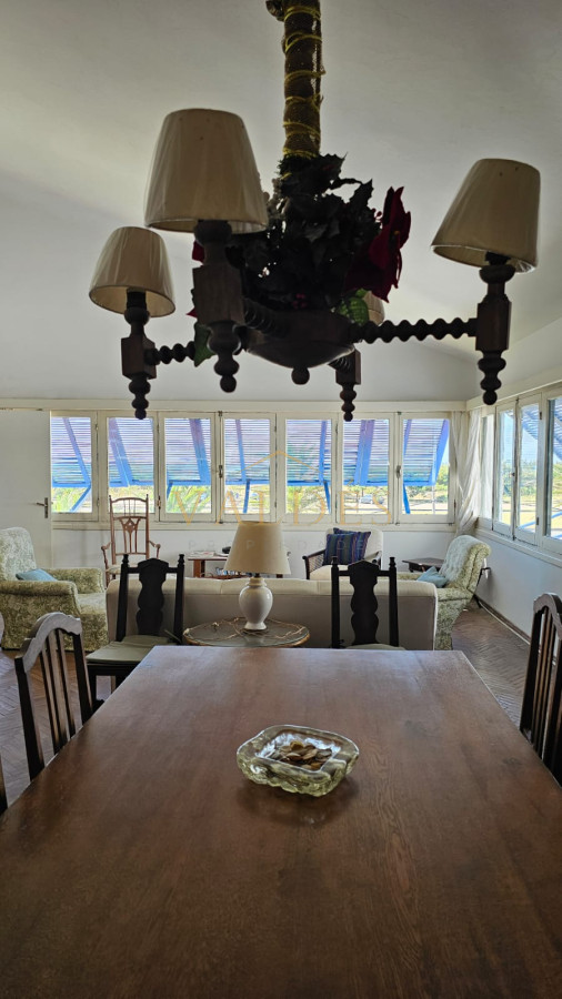 Casa ID.500 - Importante residencia frente al mar en venta.