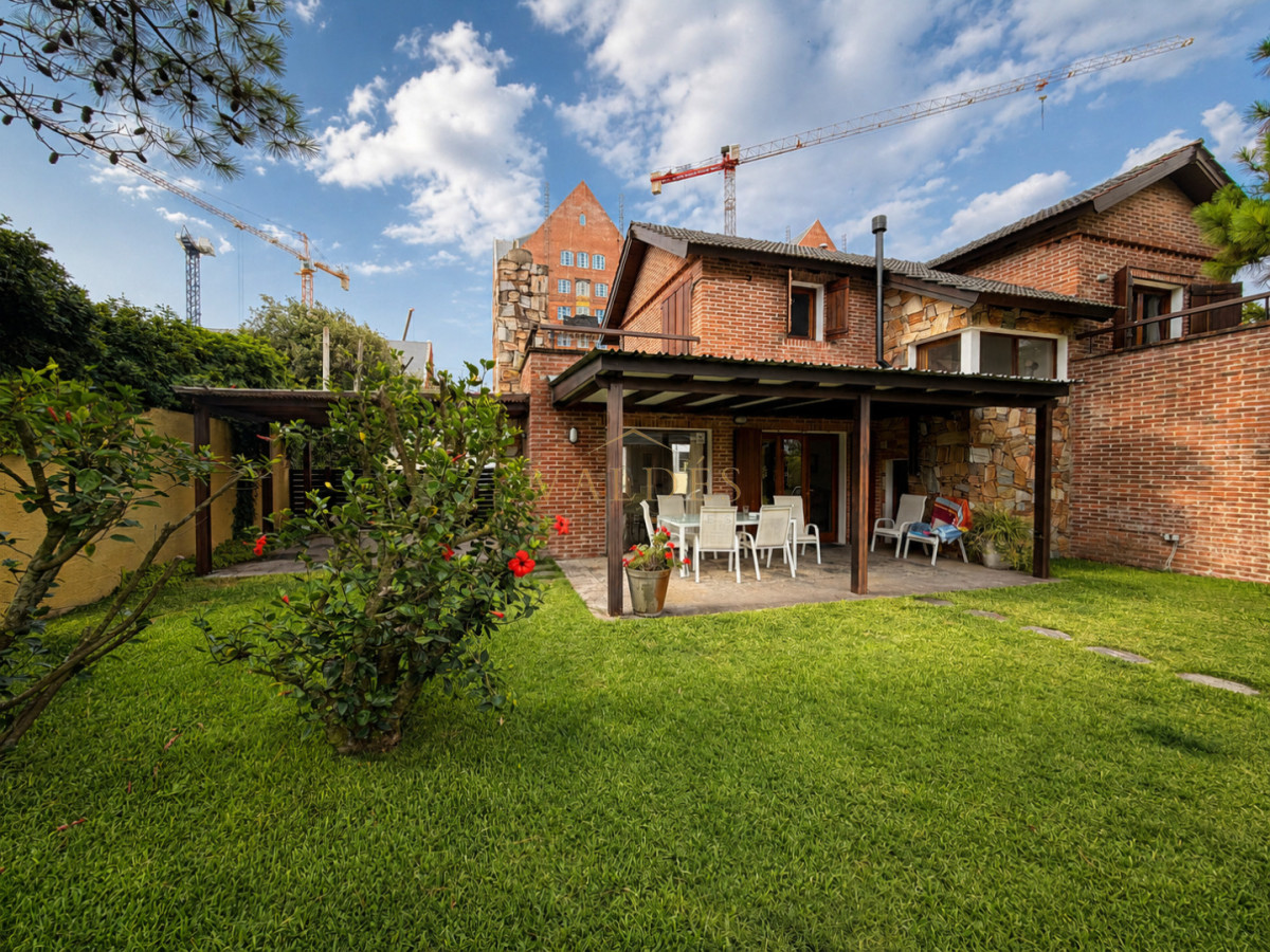 Casa ID.4972 - Vende hermosa casa en san rafael , cerca del mar, Punta del Este