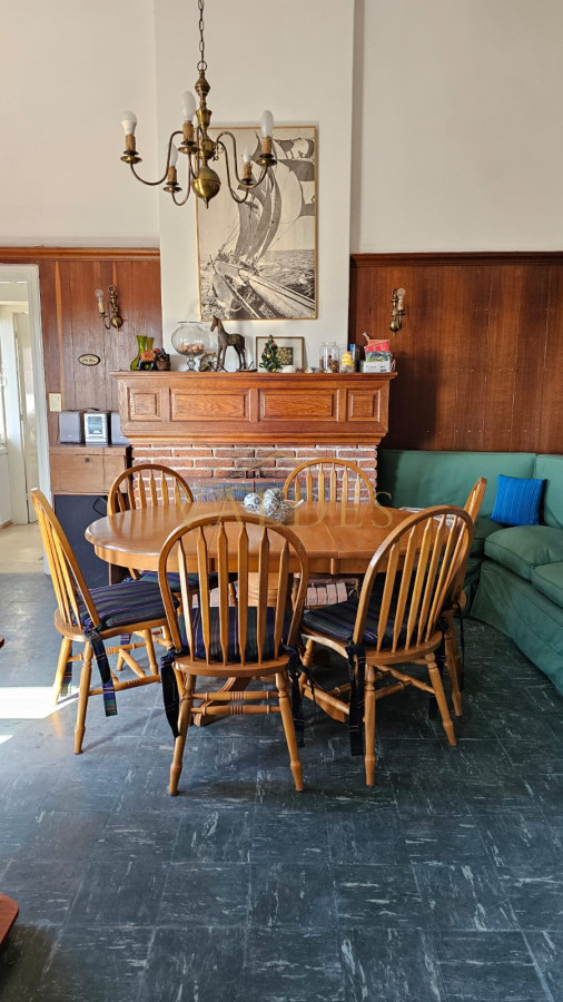 Casa ID.500 - Importante residencia frente al mar en venta.