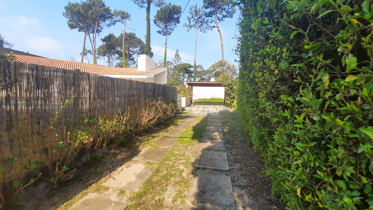 Casa ID.4815 - Exclusiva casa de 4 dormitorios con piscina en Punta del Este en venta
