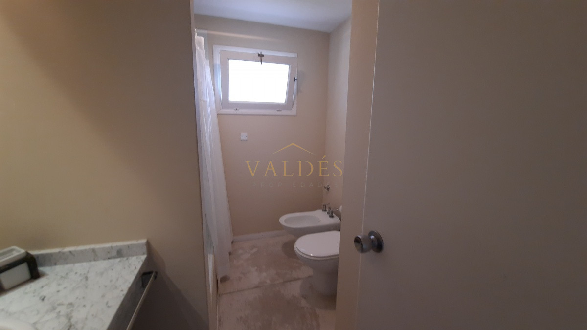 Casa ID.4815 - Exclusiva casa de 4 dormitorios con piscina en Punta del Este en venta