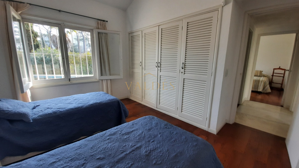 Casa ID.4815 - Exclusiva casa de 4 dormitorios con piscina en Punta del Este en venta