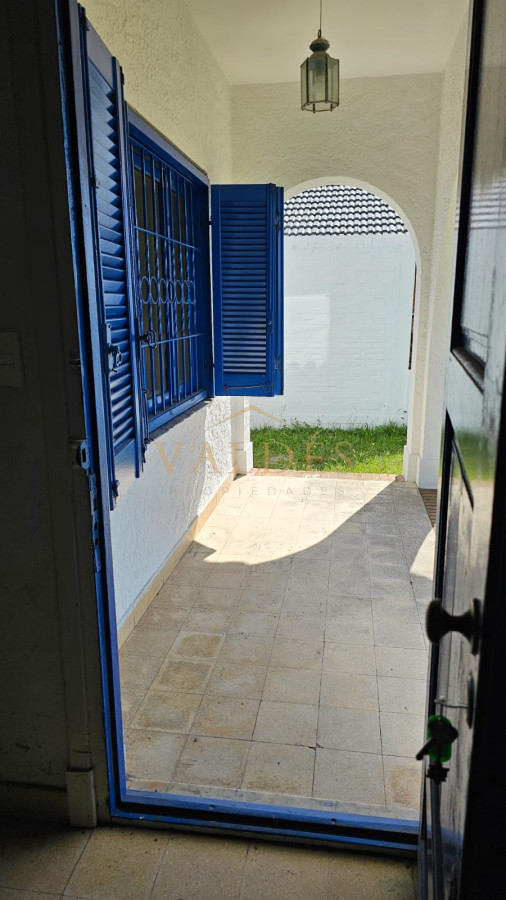 Casa ID.500 - Importante residencia frente al mar en venta.