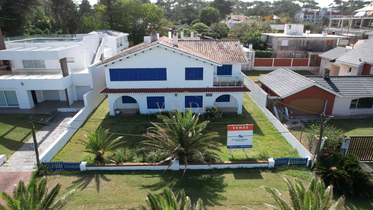 Casa ID.500 - Importante residencia frente al mar en venta.