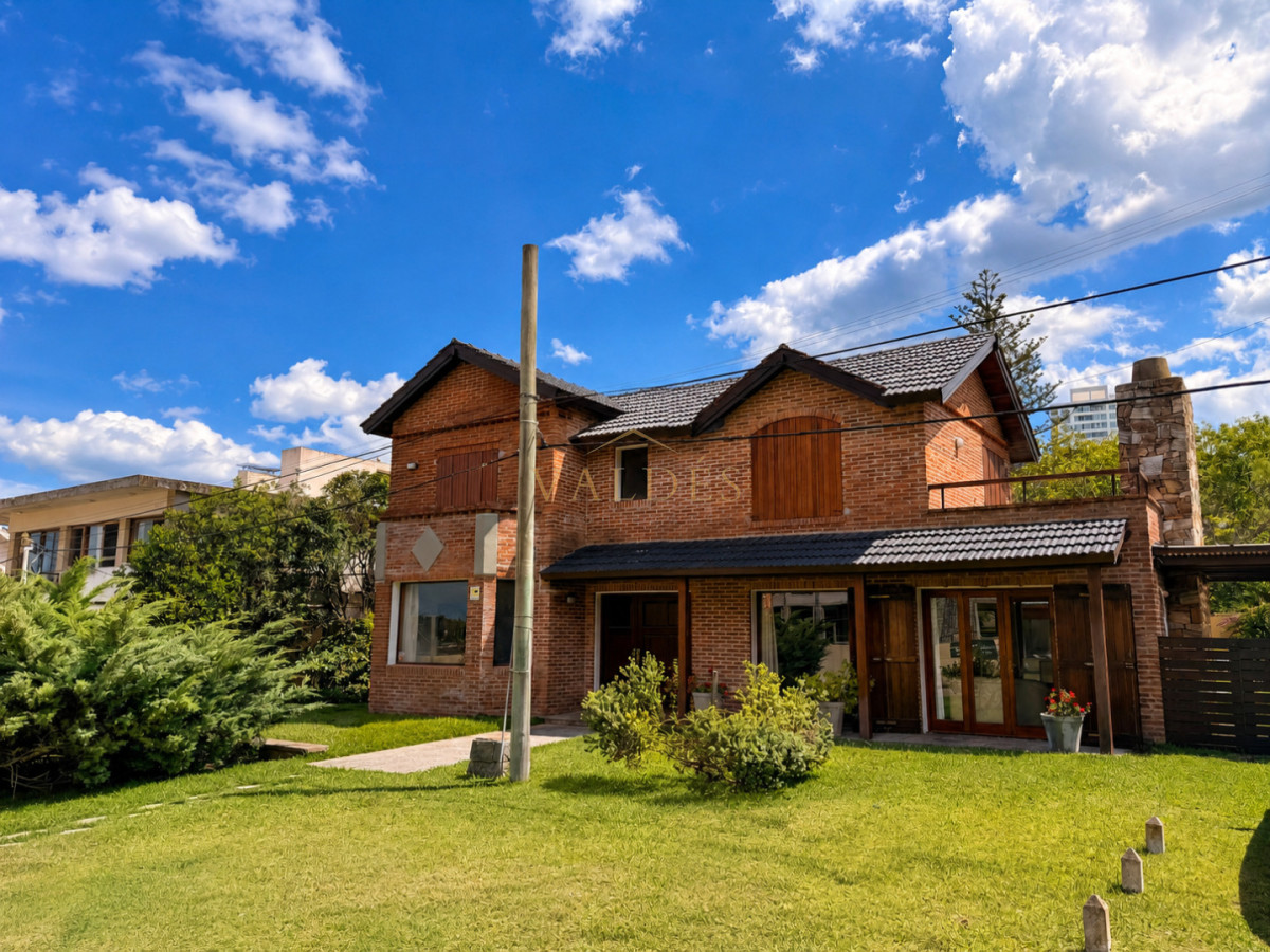 Casa ID.4972 - Vende hermosa casa en san rafael , cerca del mar, Punta del Este