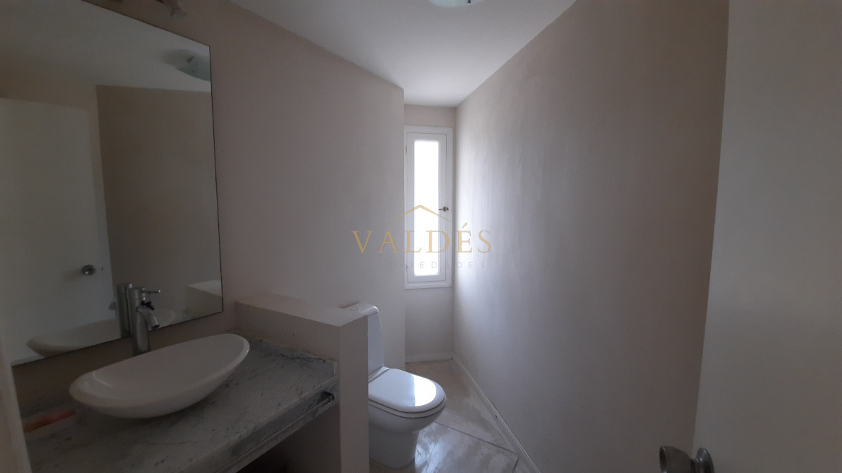 Casa ID.4815 - Exclusiva casa de 4 dormitorios con piscina en Punta del Este en venta