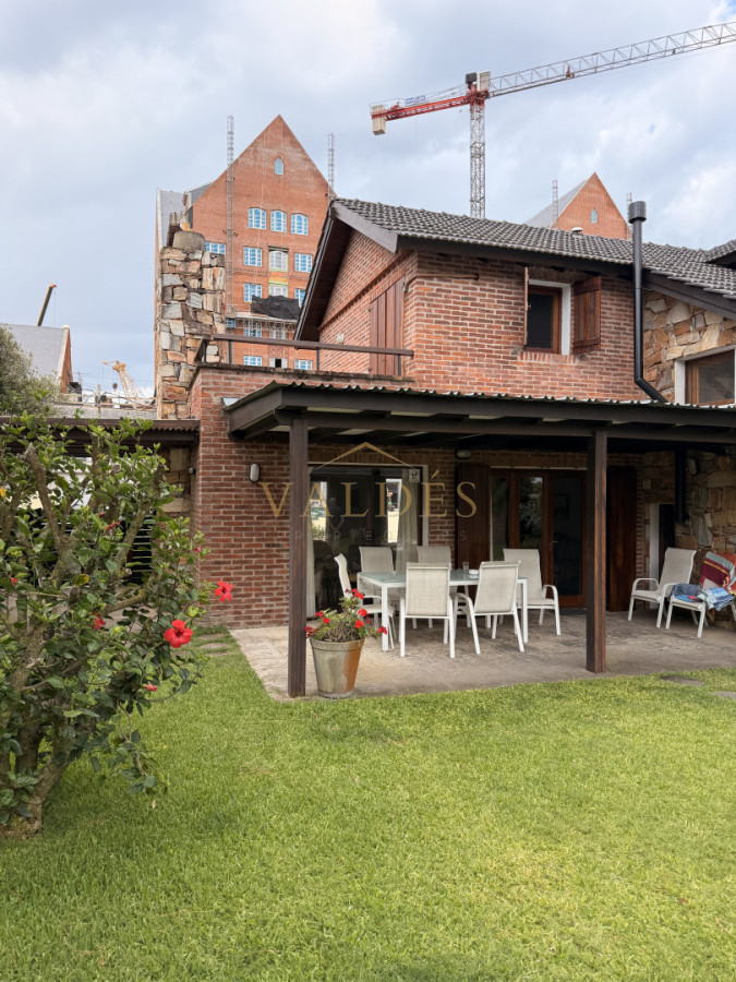 Casa ID.4972 - Vende hermosa casa en san rafael , cerca del mar, Punta del Este