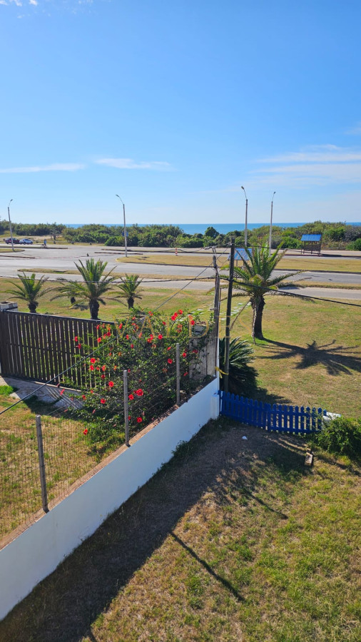 Casa ID.500 - Importante residencia frente al mar en venta.