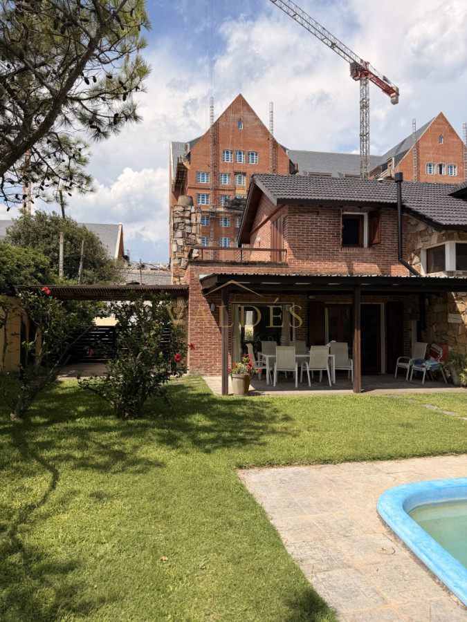 Casa ID.4972 - Vende hermosa casa en san rafael , cerca del mar, Punta del Este
