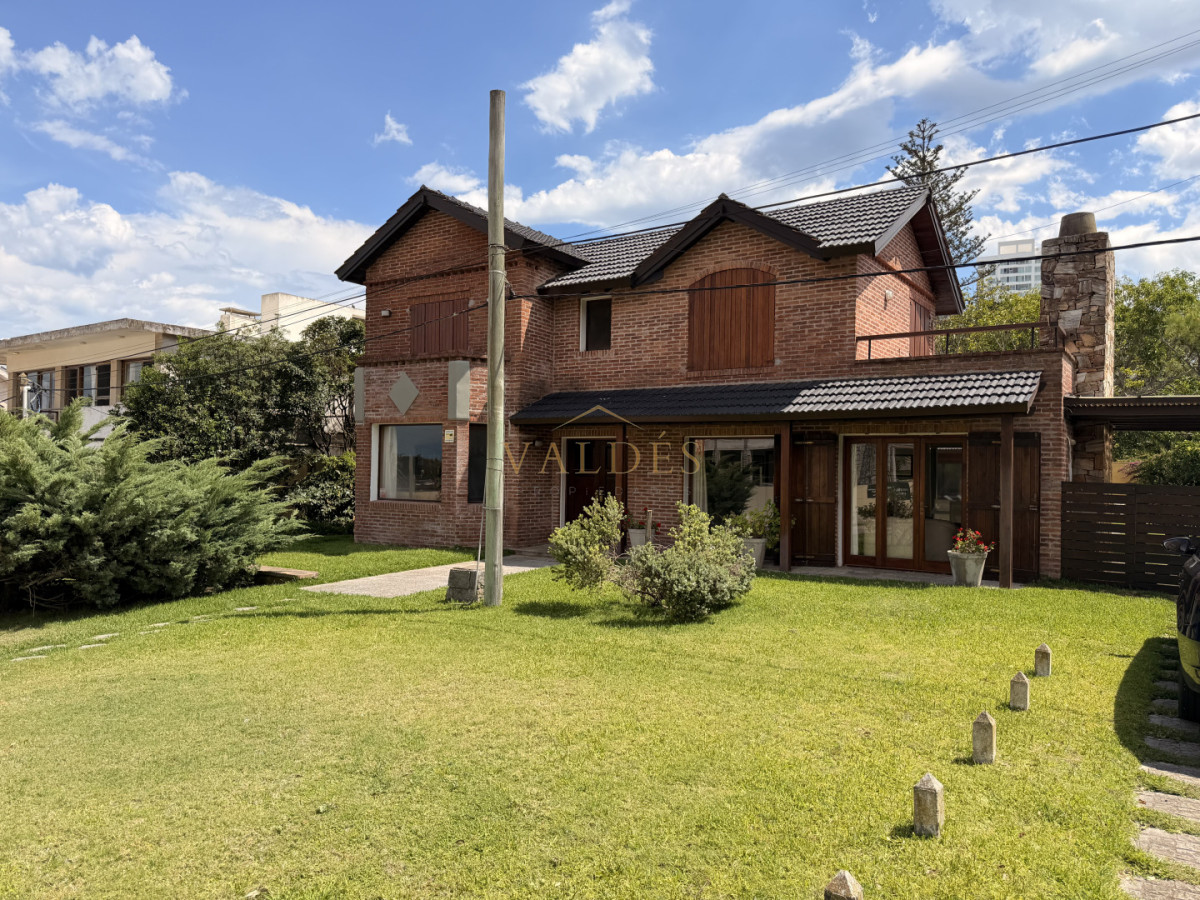 Casa ID.4972 - Vende hermosa casa en san rafael , cerca del mar, Punta del Este