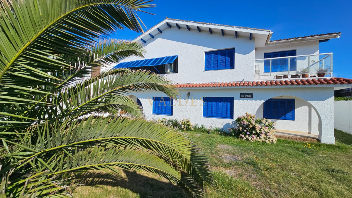 Casa ID.500 - Importante residencia frente al mar en venta.