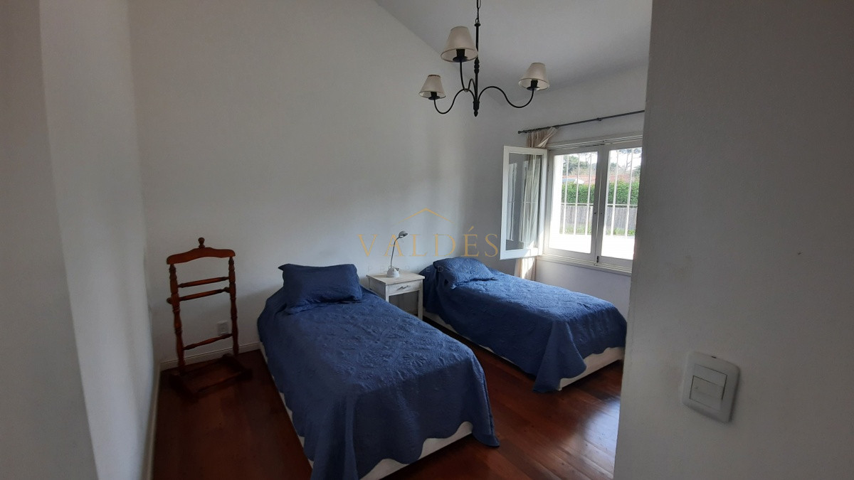 Casa ID.4815 - Exclusiva casa de 4 dormitorios con piscina en Punta del Este en venta