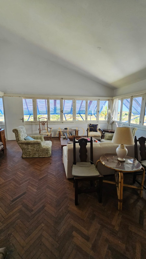 Casa ID.500 - Importante residencia frente al mar en venta.