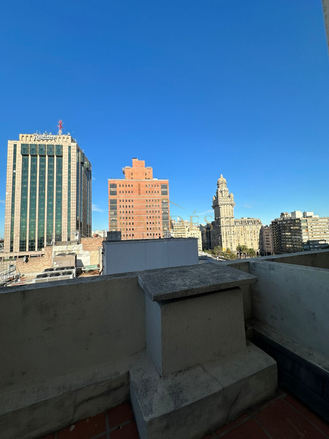 Oficina ID.5083 - Venta y alquiler frente a plaza Independencia Montevideo, torre X, torre de categoría ( son dos oficinas unidas)   